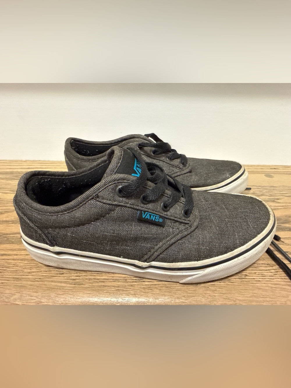 Vans Atwood Canvas Sneakers | Youth 1 | Black Charcoal | EU 31.5